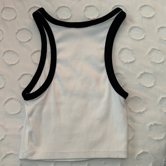 Zara Black and White Cropped Tank - Picture 2 of 3